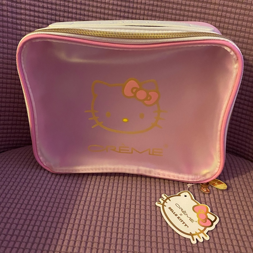 CREME X HELLO KITTY BEAUTY TRAVEL CASE